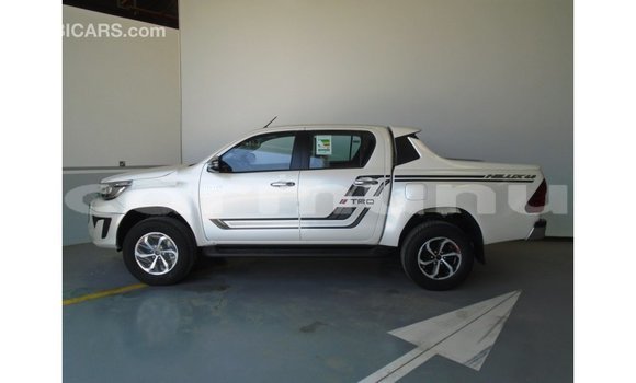 Acheter Import Voiture Toyota Hilux Blanc à Import - Dubai, Région de la Bouenza Acheter Import Voiture Toyota Hilux Blanc à Import - Dubai, Région de la Bouenza