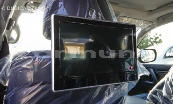 Buy Import Toyota Land Cruiser White Car in Import - Dubai in Region of Bouenza Buy Import Toyota Land Cruiser White Car in Import - Dubai in Region of Bouenza