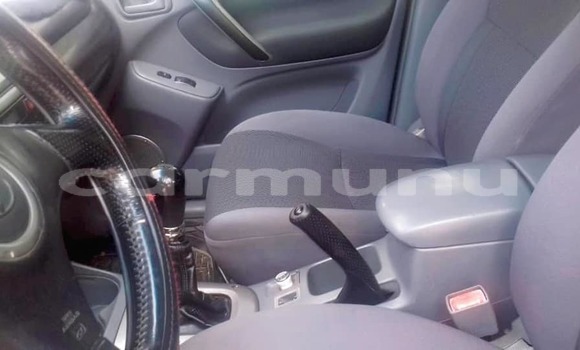 Acheter Occasion Voiture Toyota RAV4 Vert à Brazzaville, Commune de Brazzaville Acheter Occasion Voiture Toyota RAV4 Vert à Brazzaville, Commune de Brazzaville