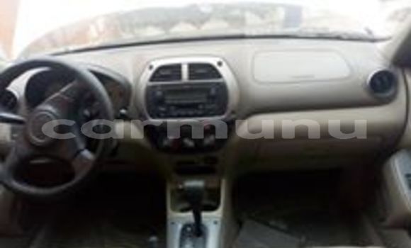 Acheter Occasion Voiture Toyota RAV4 Blanc à Brazzaville, Commune de Brazzaville Acheter Occasion Voiture Toyota RAV4 Blanc à Brazzaville, Commune de Brazzaville