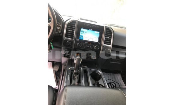 Acheter Import Voiture Ford Club Wagon Blanc à Import - Dubai, Région de la Bouenza Acheter Import Voiture Ford Club Wagon Blanc à Import - Dubai, Région de la Bouenza