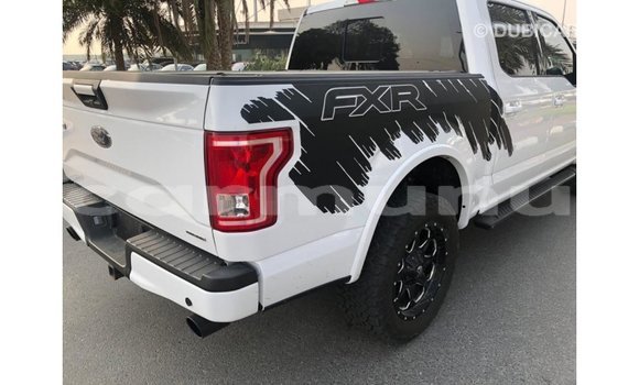 Acheter Import Voiture Ford Club Wagon Blanc à Import - Dubai, Région de la Bouenza Acheter Import Voiture Ford Club Wagon Blanc à Import - Dubai, Région de la Bouenza