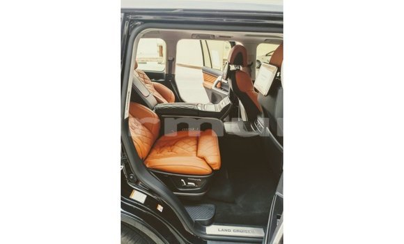 Buy Import Toyota Land Cruiser Black Car in Import - Dubai in Region of Bouenza Buy Import Toyota Land Cruiser Black Car in Import - Dubai in Region of Bouenza
