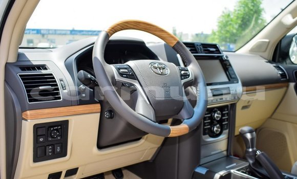 Acheter Neuf Voiture Toyota Land Cruiser Prado Blanc à Pointe–Noire, Région du Kouilou Acheter Neuf Voiture Toyota Land Cruiser Prado Blanc à Pointe–Noire, Région du Kouilou