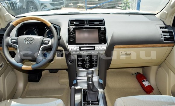 Acheter Neuf Voiture Toyota Land Cruiser Prado Blanc à Pointe–Noire, Région du Kouilou Acheter Neuf Voiture Toyota Land Cruiser Prado Blanc à Pointe–Noire, Région du Kouilou