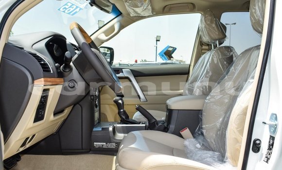 Acheter Neuf Voiture Toyota Land Cruiser Prado Blanc à Pointe–Noire, Région du Kouilou Acheter Neuf Voiture Toyota Land Cruiser Prado Blanc à Pointe–Noire, Région du Kouilou