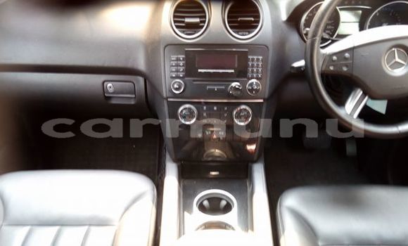Buy Used Mercedes-Benz ML–Class Silver Car in Brazzaville in Municipality of Brazzaville Buy Used Mercedes-Benz ML–Class Silver Car in Brazzaville in Municipality of Brazzaville