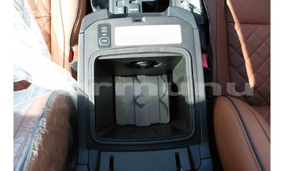 Buy Import Toyota Prado White Car in Import - Dubai in Region of Bouenza Buy Import Toyota Prado White Car in Import - Dubai in Region of Bouenza