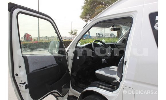 Buy Import Toyota Hiace White Car in Import - Dubai in Region of Bouenza Buy Import Toyota Hiace White Car in Import - Dubai in Region of Bouenza