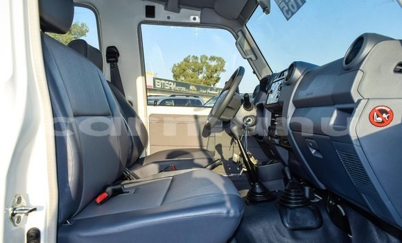 Acheter Neuf Voiture Toyota Land Cruiser Blanc à Pointe–Noire, Région du Kouilou Acheter Neuf Voiture Toyota Land Cruiser Blanc à Pointe–Noire, Région du Kouilou