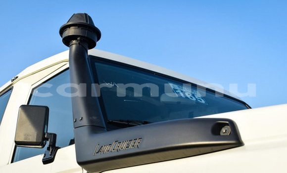 Acheter Neuf Voiture Toyota Land Cruiser Blanc à Pointe–Noire, Région du Kouilou Acheter Neuf Voiture Toyota Land Cruiser Blanc à Pointe–Noire, Région du Kouilou