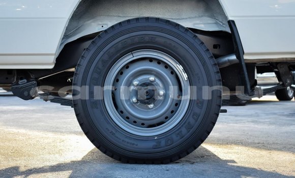 Acheter Neuf Voiture Toyota Land Cruiser Blanc à Pointe–Noire, Région du Kouilou Acheter Neuf Voiture Toyota Land Cruiser Blanc à Pointe–Noire, Région du Kouilou