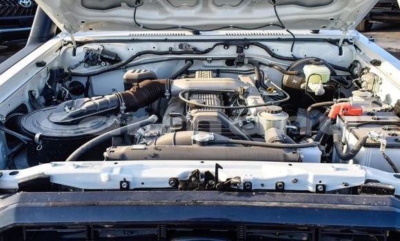 Acheter Neuf Voiture Toyota Land Cruiser Blanc à Pointe–Noire, Région du Kouilou Acheter Neuf Voiture Toyota Land Cruiser Blanc à Pointe–Noire, Région du Kouilou