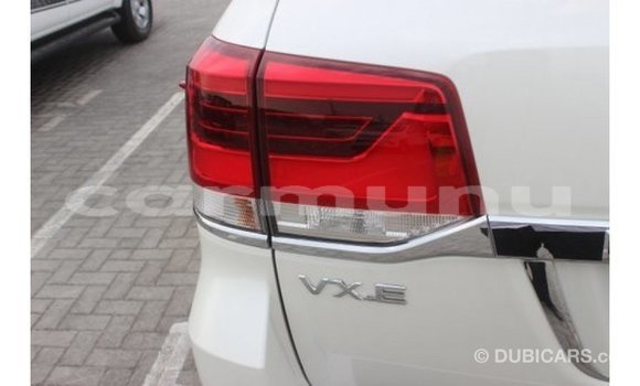 Buy Import Toyota Land Cruiser White Car in Import - Dubai in Region of Bouenza Buy Import Toyota Land Cruiser White Car in Import - Dubai in Region of Bouenza