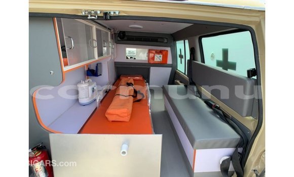 Buy Import Toyota Land Cruiser Beige Car in Import - Dubai in Region of Bouenza Buy Import Toyota Land Cruiser Beige Car in Import - Dubai in Region of Bouenza