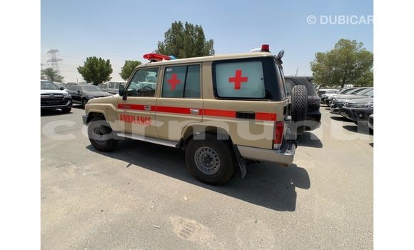 Buy Import Toyota Land Cruiser Beige Car in Import - Dubai in Region of Bouenza Buy Import Toyota Land Cruiser Beige Car in Import - Dubai in Region of Bouenza