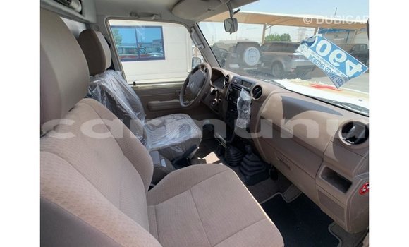 Buy Import Toyota Land Cruiser Beige Car in Import - Dubai in Region of Bouenza Buy Import Toyota Land Cruiser Beige Car in Import - Dubai in Region of Bouenza