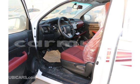 Buy Import Toyota Hilux White Car in Import - Dubai in Region of Bouenza Buy Import Toyota Hilux White Car in Import - Dubai in Region of Bouenza