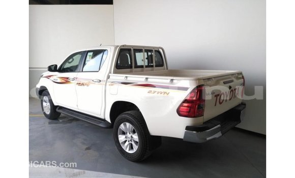 Acheter Import Voiture Toyota Hilux Blanc à Import - Dubai, Région de la Bouenza Acheter Import Voiture Toyota Hilux Blanc à Import - Dubai, Région de la Bouenza