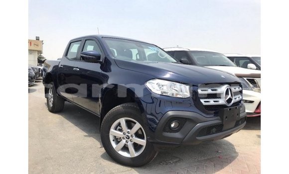 Buy Import Mercedes-Benz 250 Blue Car in Import - Dubai in Region of Bouenza Buy Import Mercedes-Benz 250 Blue Car in Import - Dubai in Region of Bouenza