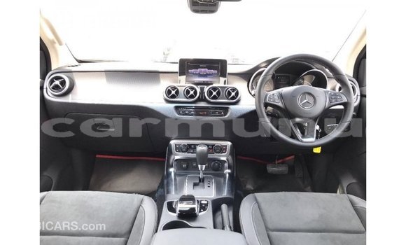 Buy Import Mercedes-Benz 250 Blue Car in Import - Dubai in Region of Bouenza Buy Import Mercedes-Benz 250 Blue Car in Import - Dubai in Region of Bouenza