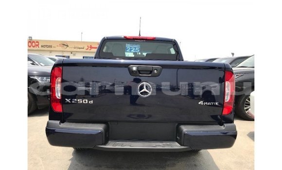 Buy Import Mercedes-Benz 250 Blue Car in Import - Dubai in Region of Bouenza Buy Import Mercedes-Benz 250 Blue Car in Import - Dubai in Region of Bouenza
