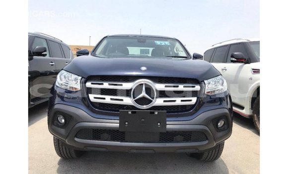 Buy Import Mercedes-Benz 250 Blue Car in Import - Dubai in Region of Bouenza Buy Import Mercedes-Benz 250 Blue Car in Import - Dubai in Region of Bouenza