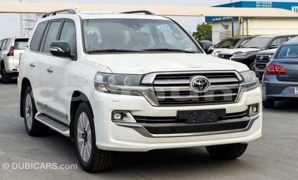Acheter Import Voiture Toyota Land Cruiser Blanc à Import - Dubai, Région de la Bouenza Acheter Import Voiture Toyota Land Cruiser Blanc à Import - Dubai, Région de la Bouenza