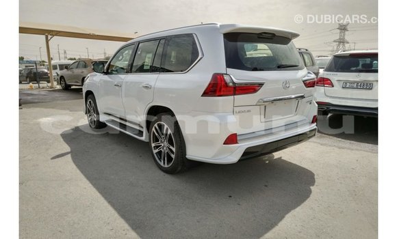 Acheter Import Voiture Lexus LX Blanc à Import - Dubai, Région de la Bouenza Acheter Import Voiture Lexus LX Blanc à Import - Dubai, Région de la Bouenza