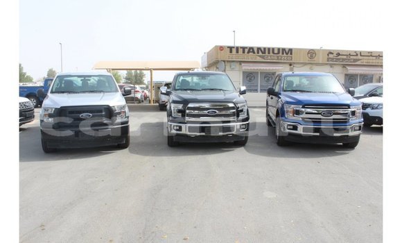 Acheter Import Voiture Ford Club Wagon Autre à Import - Dubai, Région de la Bouenza