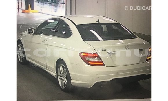 Buy Import Mercedes-Benz 190 White Car in Import - Dubai in Region of Bouenza Buy Import Mercedes-Benz 190 White Car in Import - Dubai in Region of Bouenza