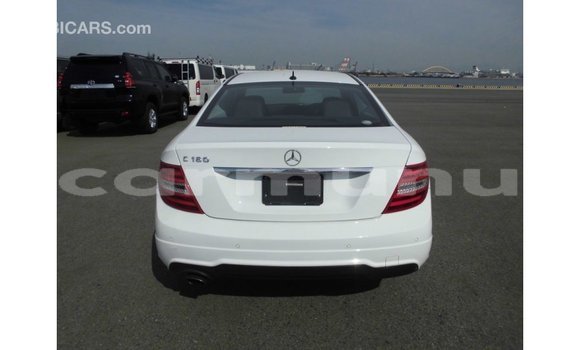 Buy Import Mercedes-Benz 190 White Car in Import - Dubai in Region of Bouenza Buy Import Mercedes-Benz 190 White Car in Import - Dubai in Region of Bouenza