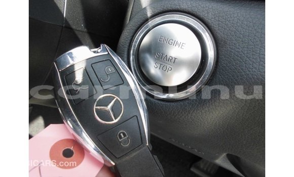 Buy Import Mercedes-Benz 190 White Car in Import - Dubai in Region of Bouenza Buy Import Mercedes-Benz 190 White Car in Import - Dubai in Region of Bouenza