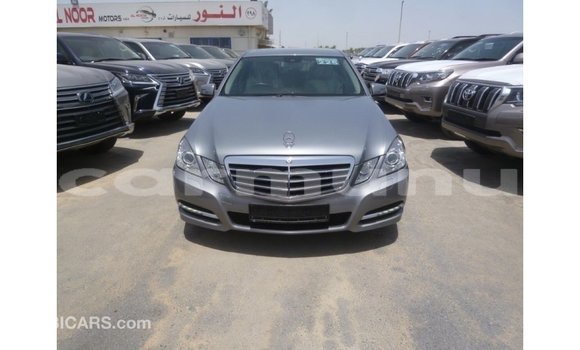 Buy Import Mercedes-Benz 250 Other Car in Import - Dubai in Region of Bouenza Buy Import Mercedes-Benz 250 Other Car in Import - Dubai in Region of Bouenza