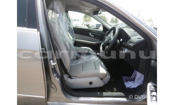 Buy Import Mercedes-Benz 250 Other Car in Import - Dubai in Region of Bouenza Buy Import Mercedes-Benz 250 Other Car in Import - Dubai in Region of Bouenza