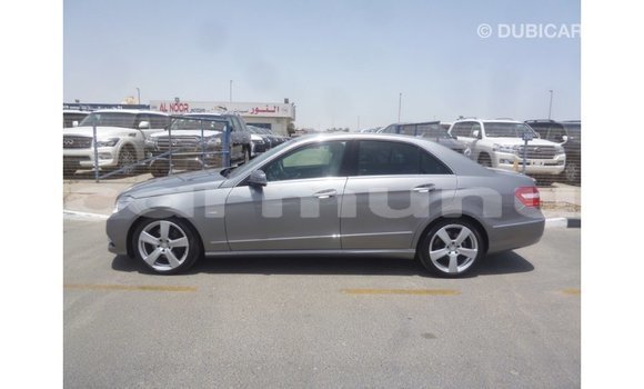 Buy Import Mercedes-Benz 250 Other Car in Import - Dubai in Region of Bouenza Buy Import Mercedes-Benz 250 Other Car in Import - Dubai in Region of Bouenza