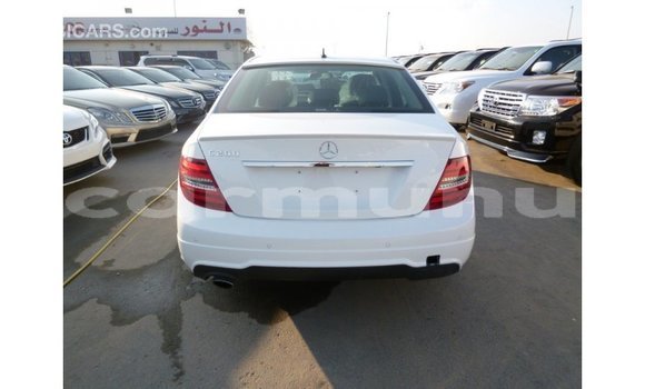 Buy Import Mercedes-Benz 200 White Car in Import - Dubai in Region of Bouenza Buy Import Mercedes-Benz 200 White Car in Import - Dubai in Region of Bouenza