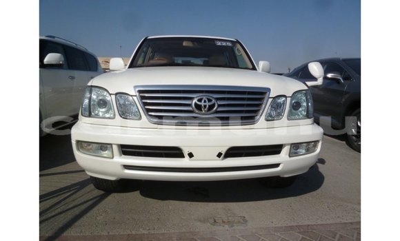 Buy Import Toyota Land Cruiser White Car in Import - Dubai in Region of Bouenza Buy Import Toyota Land Cruiser White Car in Import - Dubai in Region of Bouenza