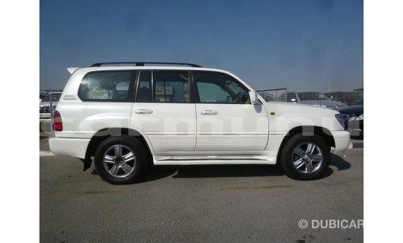 Buy Import Toyota Land Cruiser White Car in Import - Dubai in Region of Bouenza Buy Import Toyota Land Cruiser White Car in Import - Dubai in Region of Bouenza