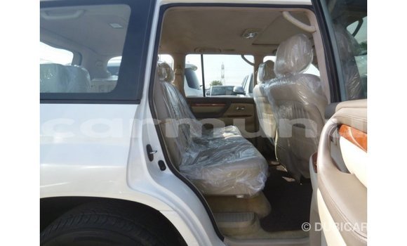 Buy Import Toyota Land Cruiser White Car in Import - Dubai in Region of Bouenza Buy Import Toyota Land Cruiser White Car in Import - Dubai in Region of Bouenza