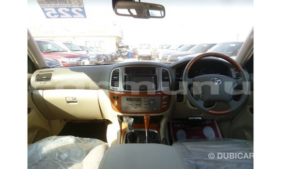Buy Import Toyota Land Cruiser White Car in Import - Dubai in Region of Bouenza Buy Import Toyota Land Cruiser White Car in Import - Dubai in Region of Bouenza