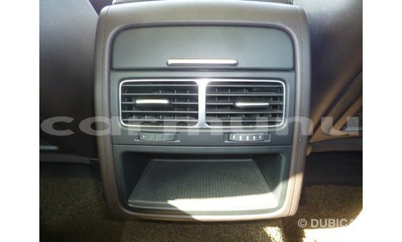 Acheter Import Voiture Volkswagen Touareg Marron à Import - Dubai, Région de la Bouenza Acheter Import Voiture Volkswagen Touareg Marron à Import - Dubai, Région de la Bouenza
