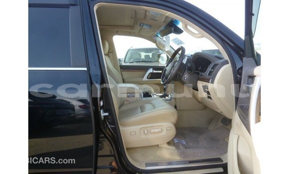 Buy Import Toyota Land Cruiser Black Car in Import - Dubai in Region of Bouenza Buy Import Toyota Land Cruiser Black Car in Import - Dubai in Region of Bouenza