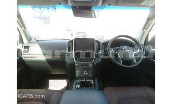 Buy Import Toyota Land Cruiser Other Car in Import - Dubai in Region of Bouenza Buy Import Toyota Land Cruiser Other Car in Import - Dubai in Region of Bouenza