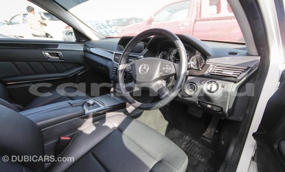 Acheter Import Voiture Mercedes-Benz 200 Blanc à Import - Dubai, Région de la Bouenza Acheter Import Voiture Mercedes-Benz 200 Blanc à Import - Dubai, Région de la Bouenza