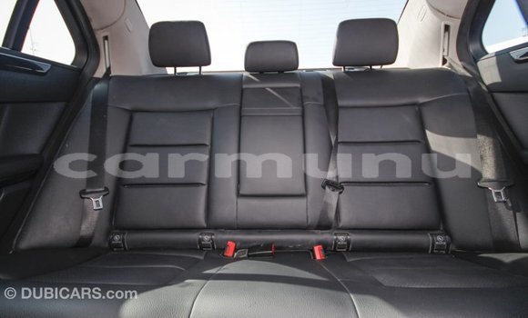 Acheter Import Voiture Mercedes-Benz 200 Blanc à Import - Dubai, Région de la Bouenza Acheter Import Voiture Mercedes-Benz 200 Blanc à Import - Dubai, Région de la Bouenza