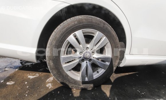 Acheter Import Voiture Mercedes-Benz 200 Blanc à Import - Dubai, Région de la Bouenza Acheter Import Voiture Mercedes-Benz 200 Blanc à Import - Dubai, Région de la Bouenza