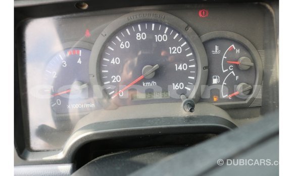 Acheter Import Voiture Mitsubishi Carisma Blanc à Import - Dubai, Région de la Bouenza