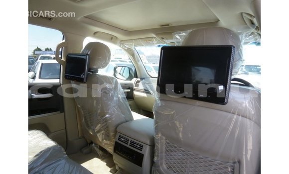 Acheter Import Voiture Toyota Land Cruiser Blanc à Import - Dubai, Région de la Bouenza Acheter Import Voiture Toyota Land Cruiser Blanc à Import - Dubai, Région de la Bouenza
