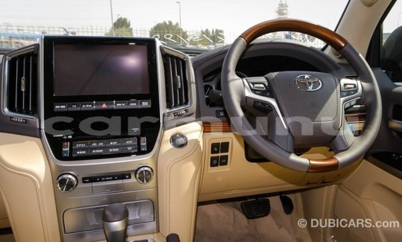 Buy Import Toyota Land Cruiser Black Car in Import - Dubai in Region of Bouenza Buy Import Toyota Land Cruiser Black Car in Import - Dubai in Region of Bouenza